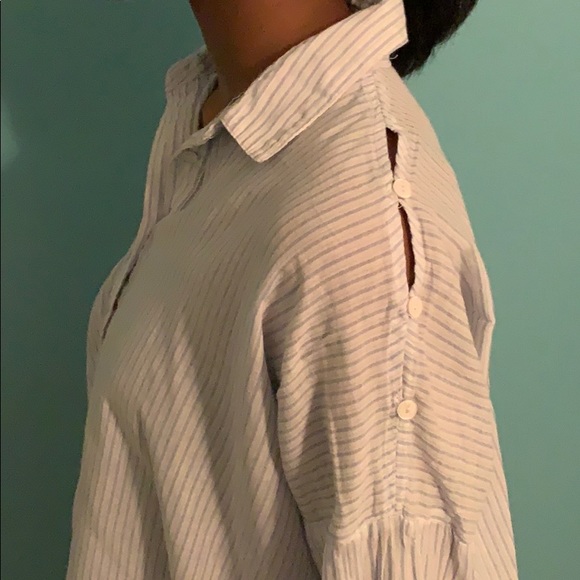 Cute striped top! - Picture 3 of 3